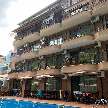 Park And Pool Family